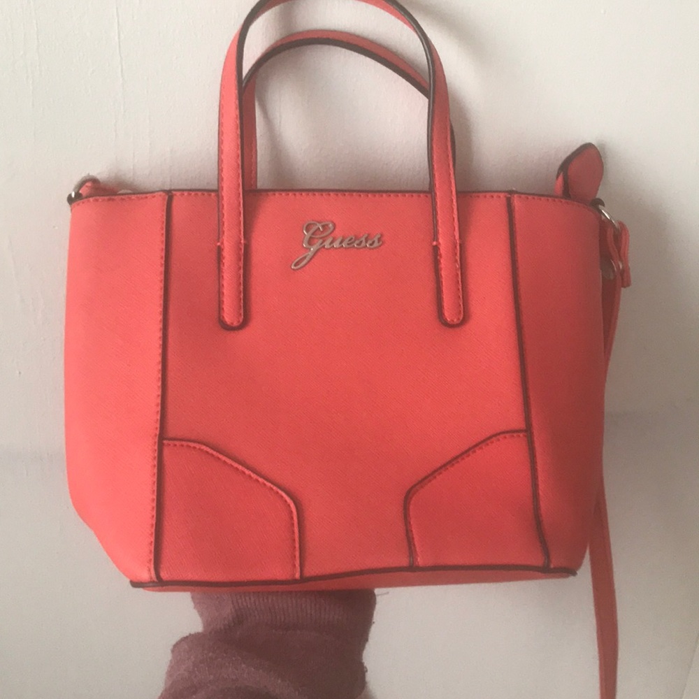 !!CLOSING SALE Guess Crossbody/Handbag